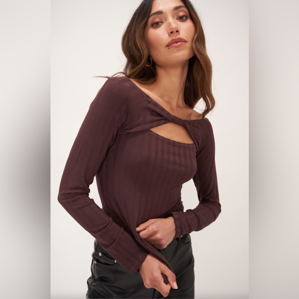 Project Social T Cya Later Off-Shoulder Long Sleeve in Mocha Brown